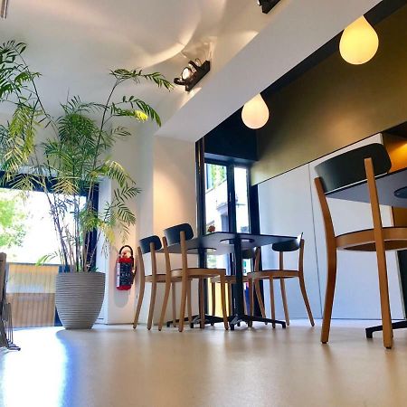 B&B Yellow Submarine Антверпен Екстериор снимка