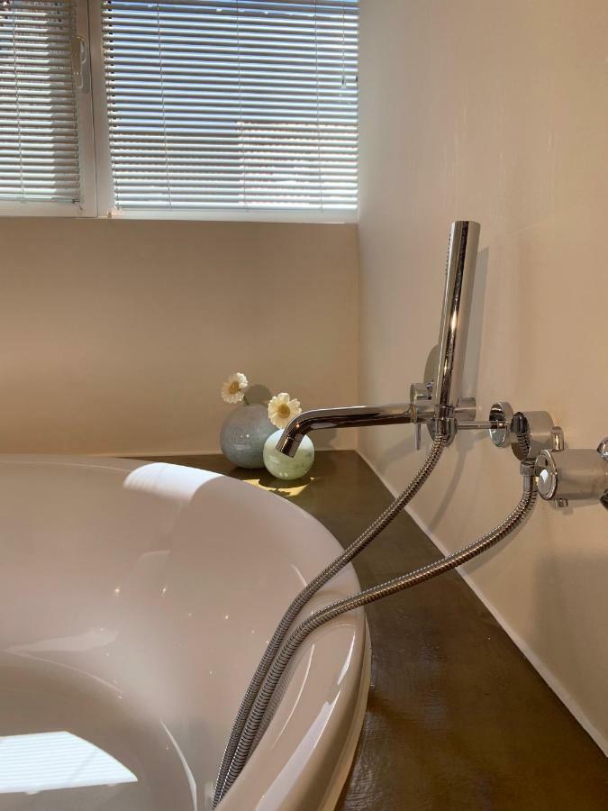 B&B Yellow Submarine Антверпен Екстериор снимка