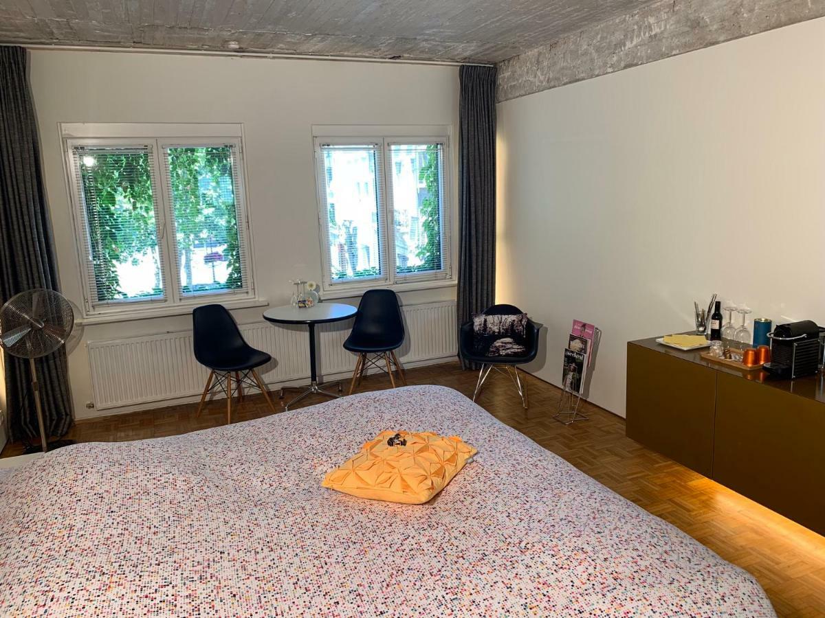 B&B Yellow Submarine Антверпен Екстериор снимка